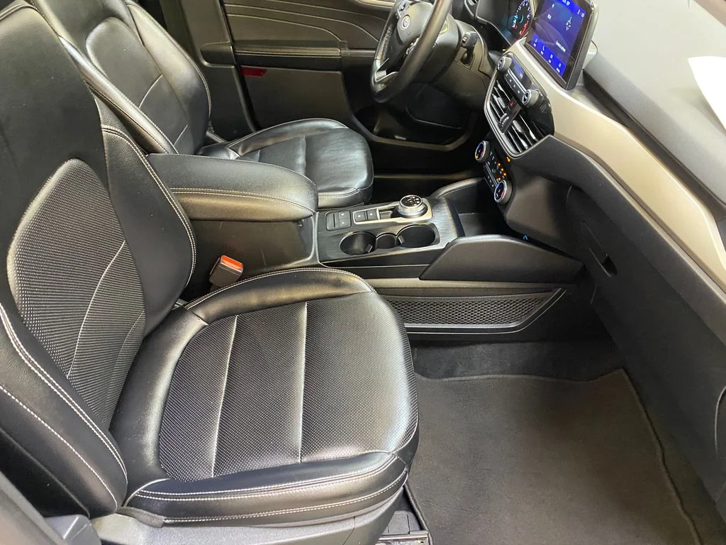 Used 2022 White Ford SEL image 25