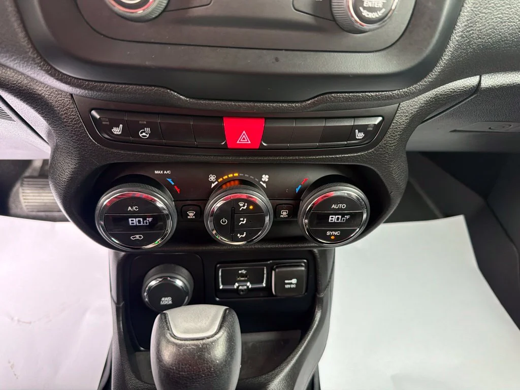 Used 2015 Black Jeep Limited image 22