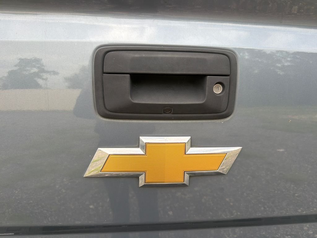 Used 2015 Gray Chevrolet LT image 15