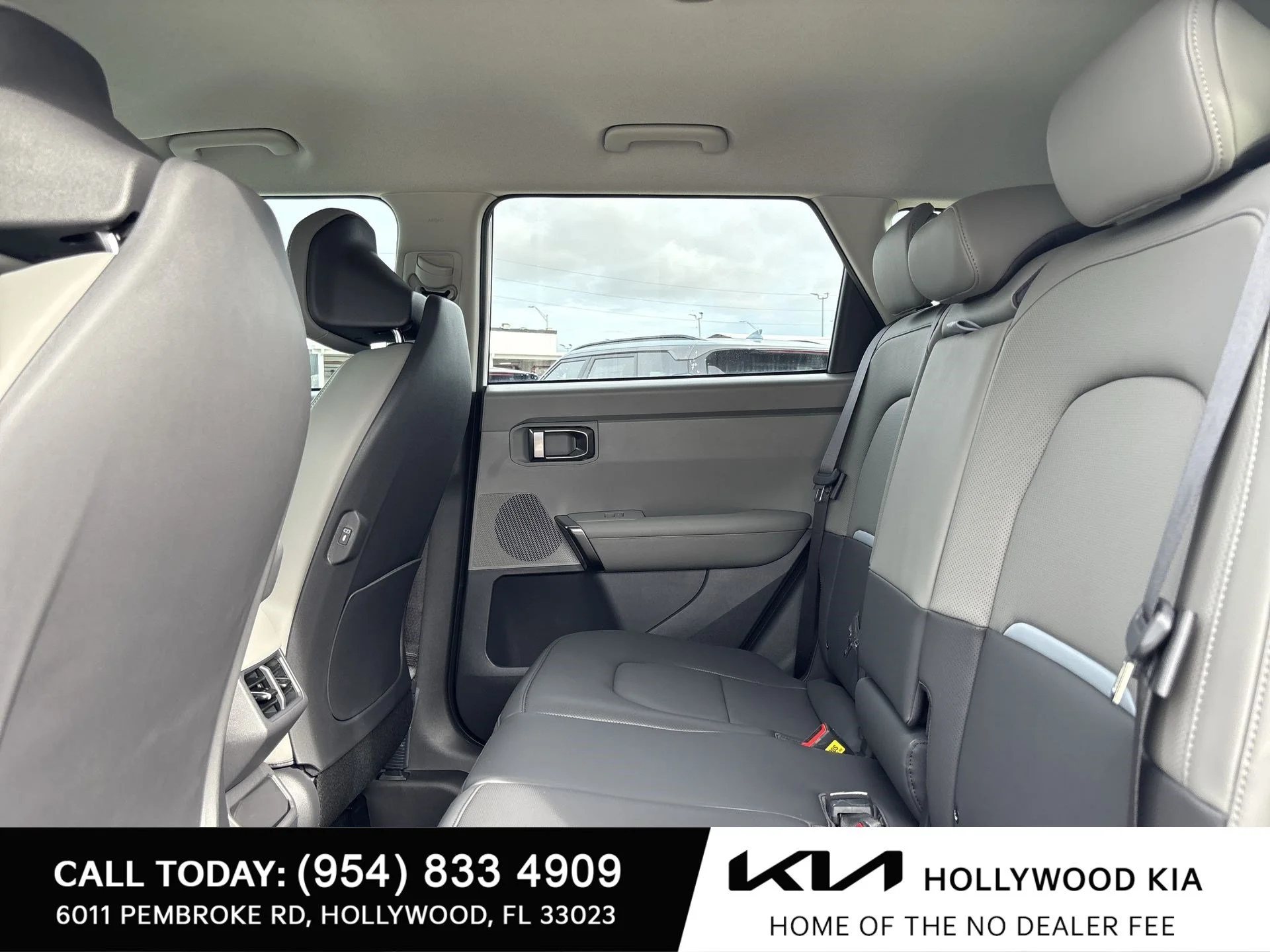 New 2027 Snow White Pearl Kia EX image 22