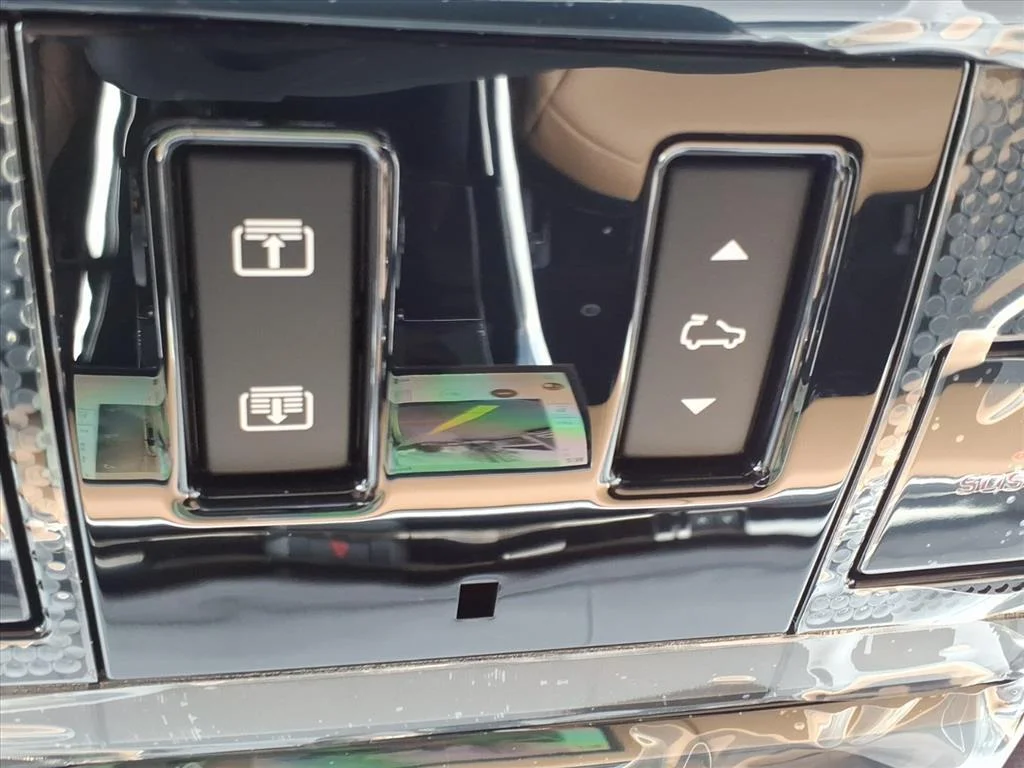 New 2026 Varesine Blue LAND ROVER Dynamic SE image 18