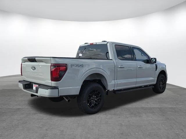 New 2026 White Ford XLT image 2