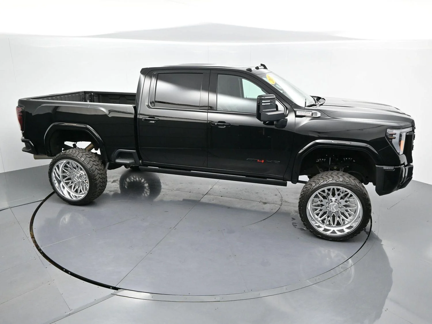 Used 2025 Onyx Black GMC AT4 image 41