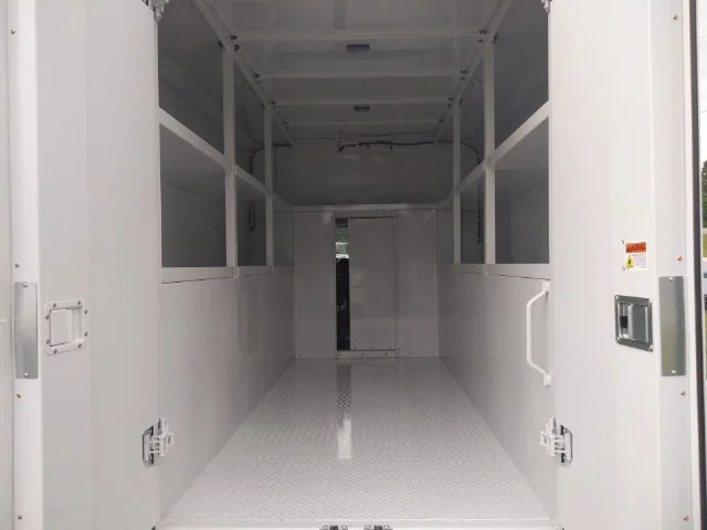 New 2025 Summit White GMC 1WT image 34