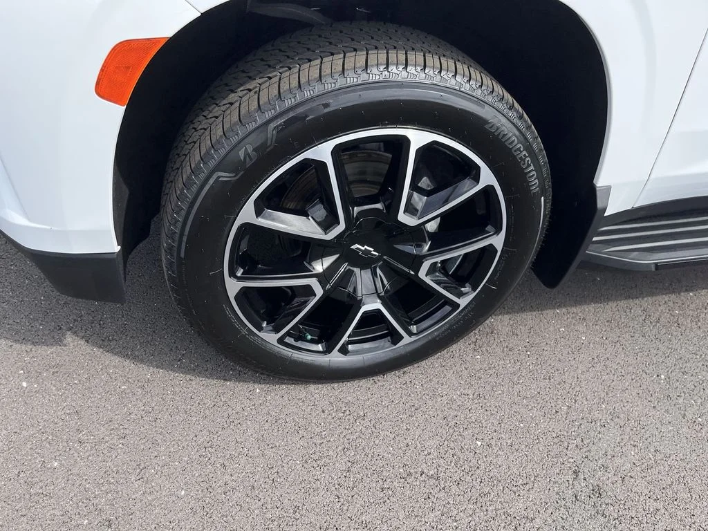Used 2023 White Chevrolet RST image 10