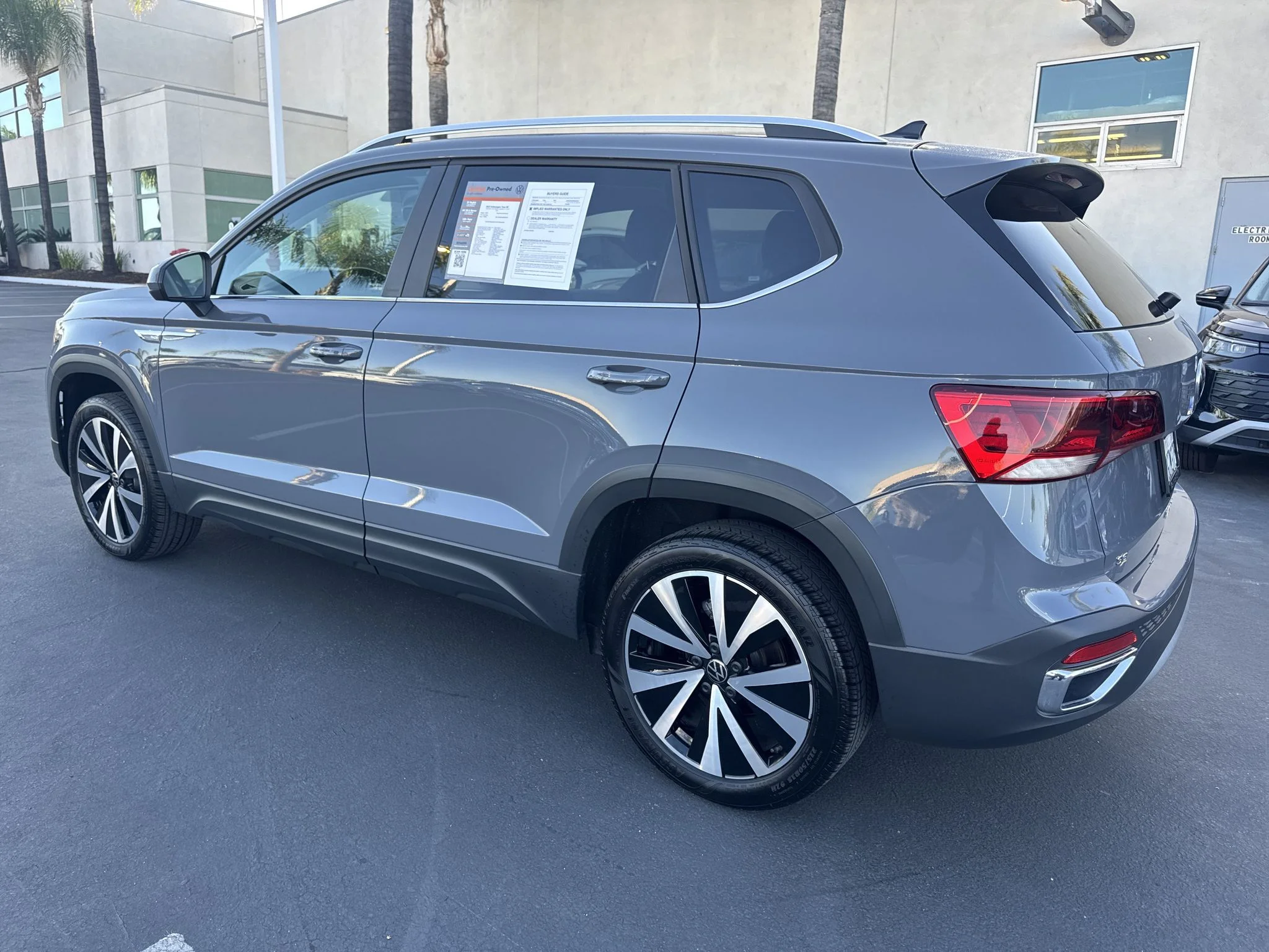 Used 2023 Pure Gray Volkswagen SE image 7