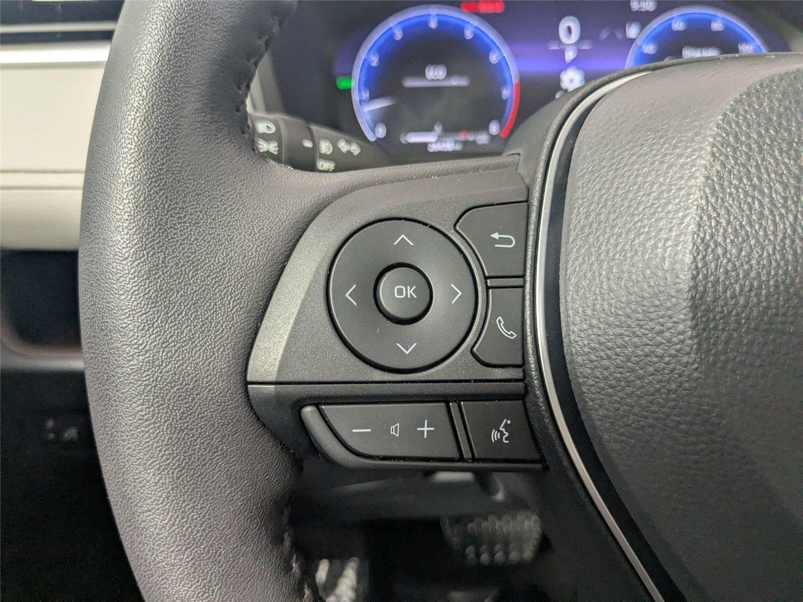 Certified Used 2024 Wind Chill Pearl Toyota Limited image 19