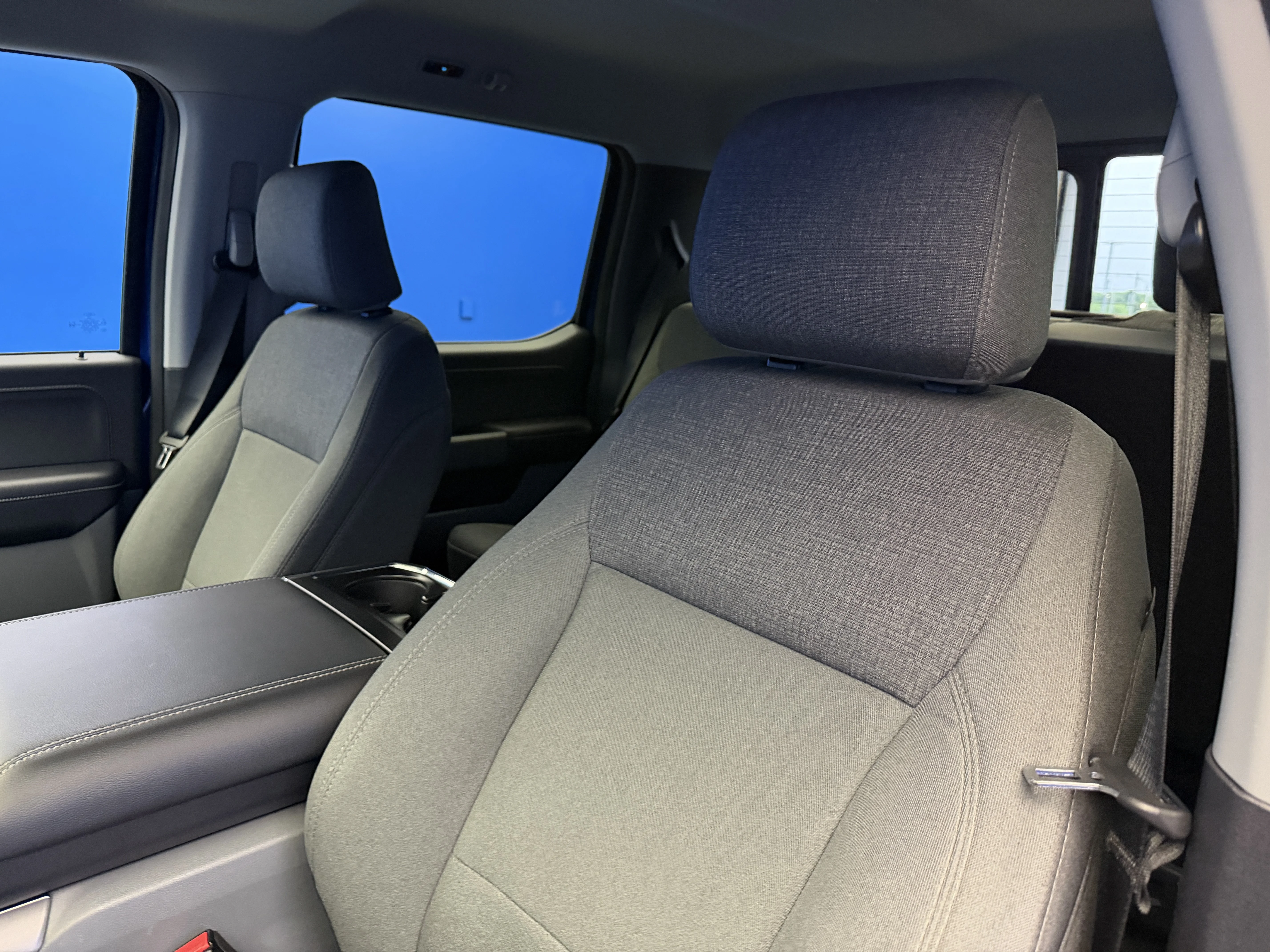 Used 2024 Atlas Blue Metallic Ford XLT image 12