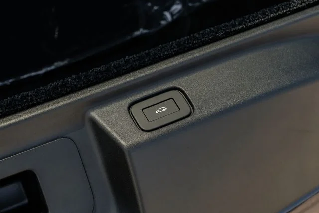 2026 Land Rover Range Rover SE - Photo 68