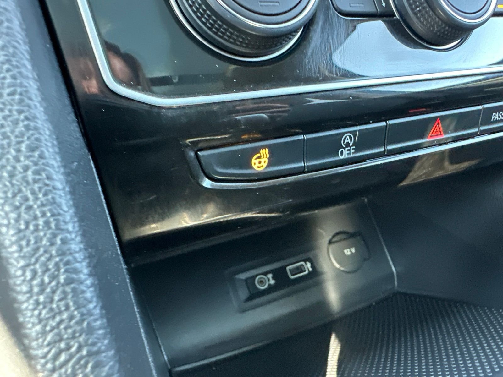 Used 2019 Gray Volkswagen SEL Premium image 78