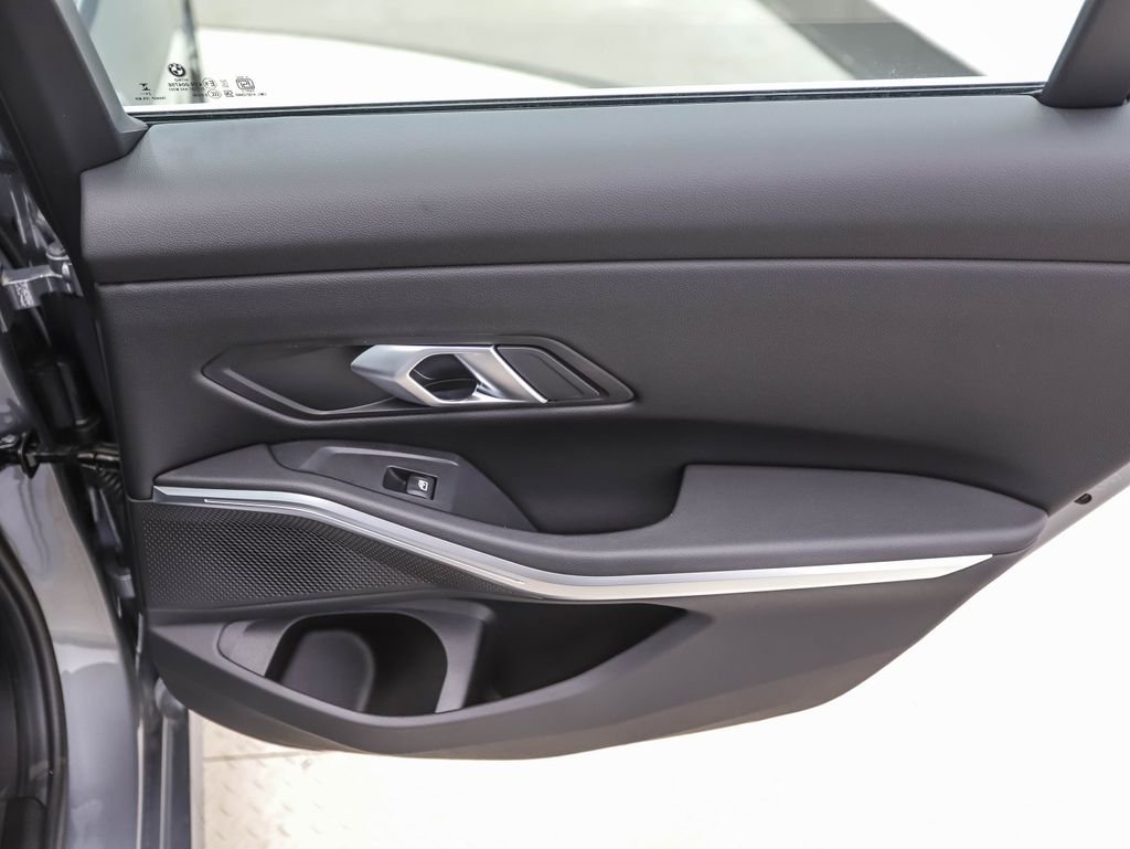 2025 BMW 3 Series 330i - Photo 21