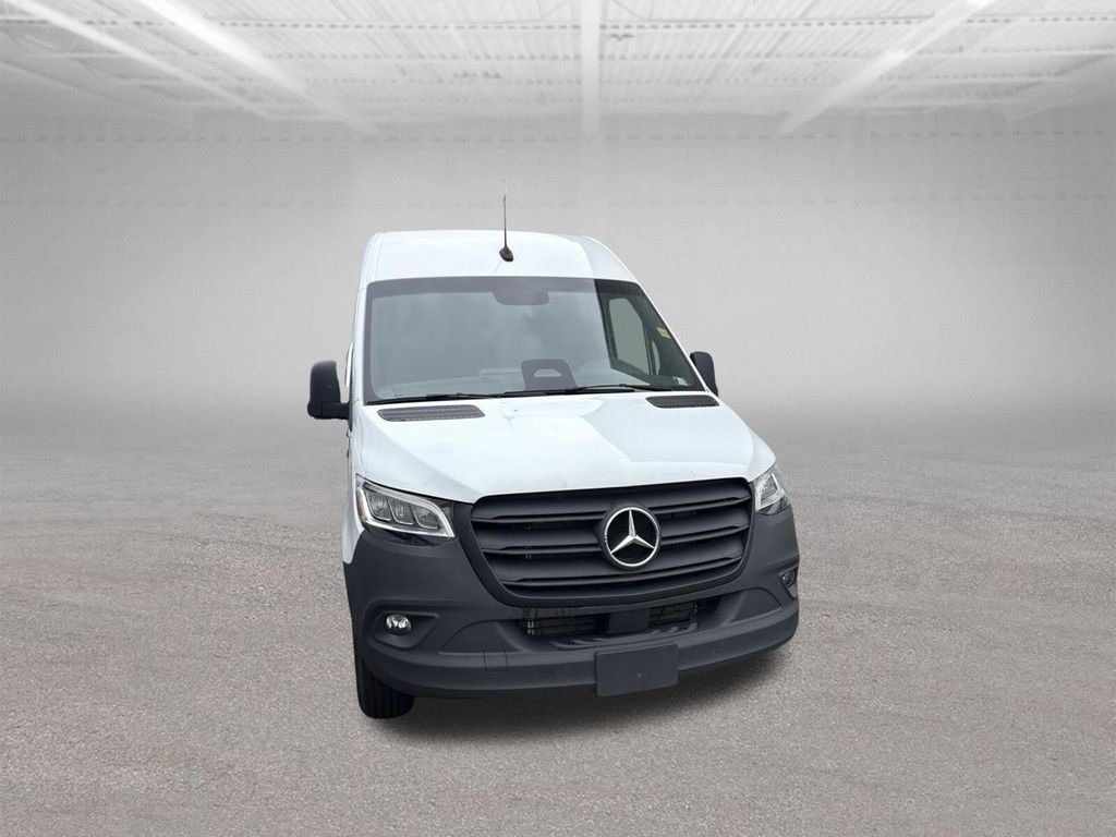 Used 2025 White Mercedes-Benz Cargo 144 WB image 14