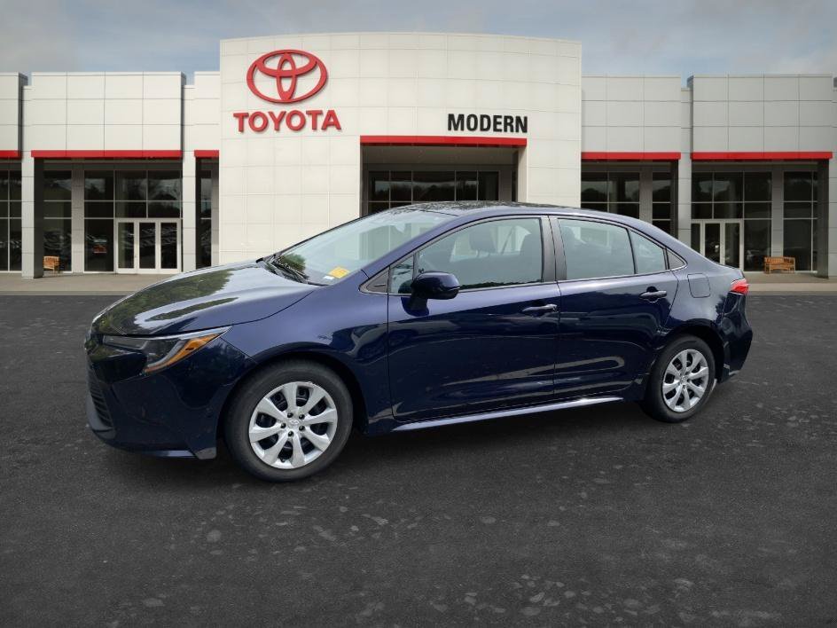 Used 2023 Blueprint Toyota LE image 13