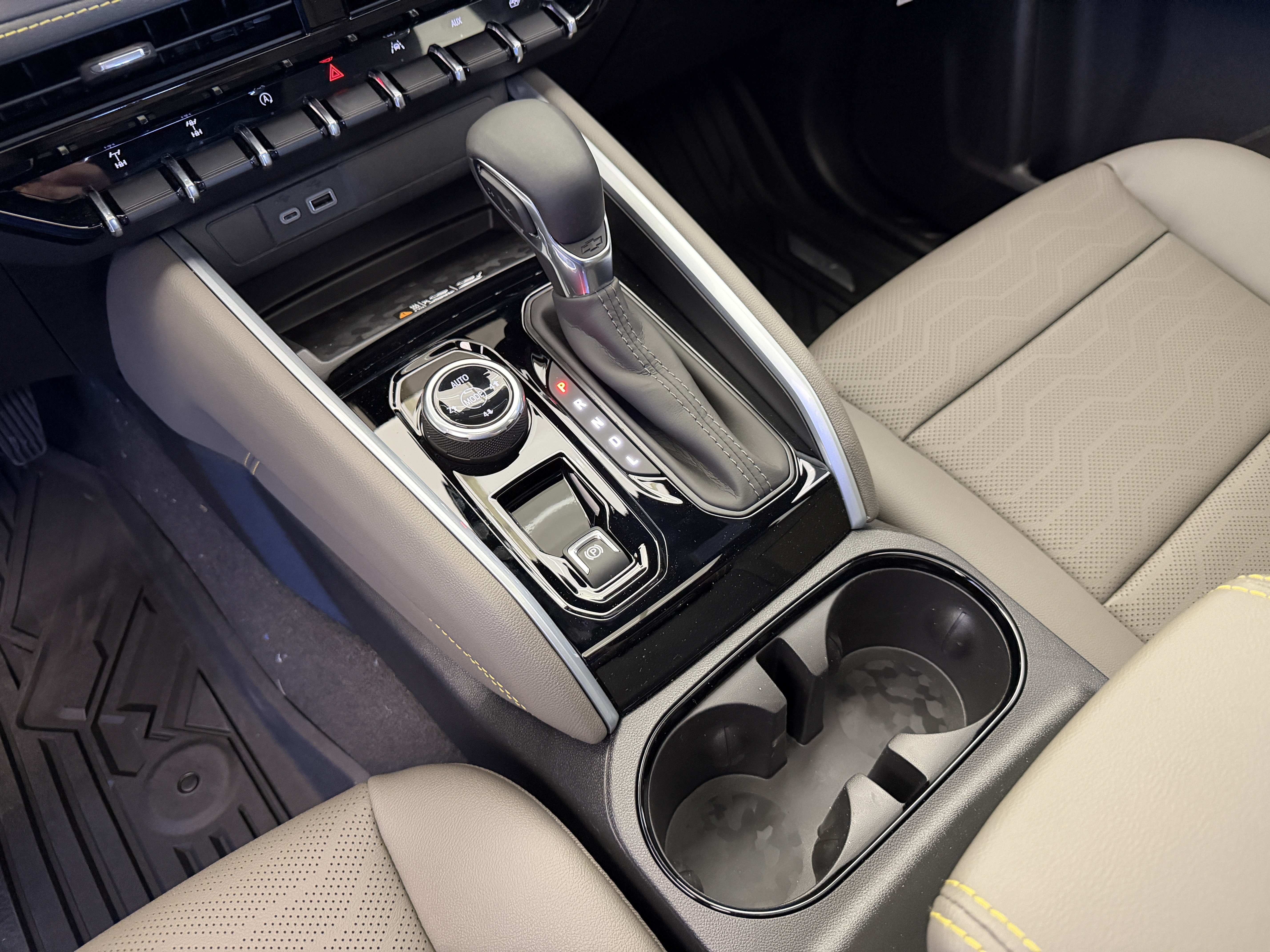 2026 Chevrolet Colorado ZR2 - Photo 22