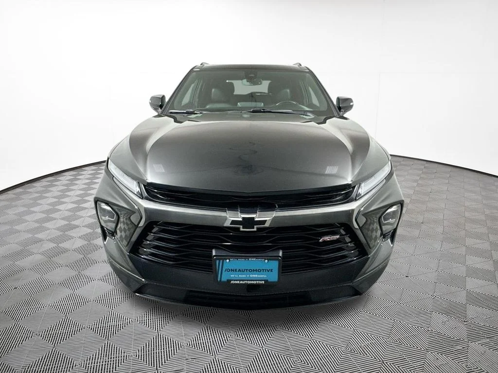 Used 2023 Black Chevrolet RS image 3