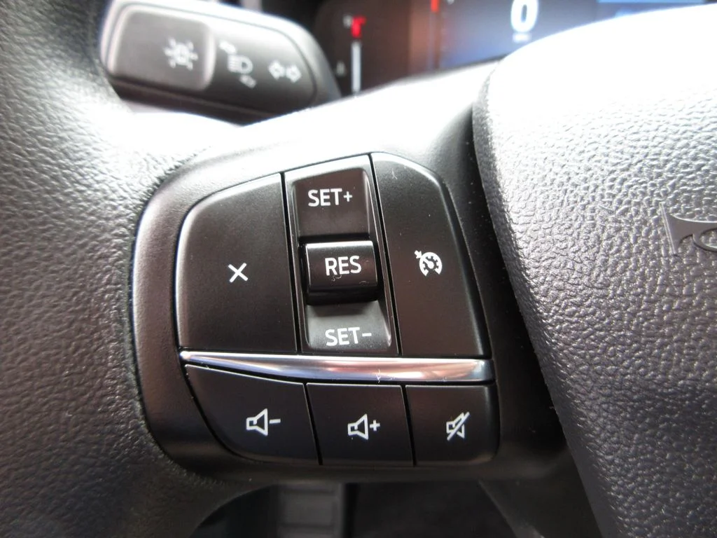 New 2026 Oxford White Ford XLT image 15