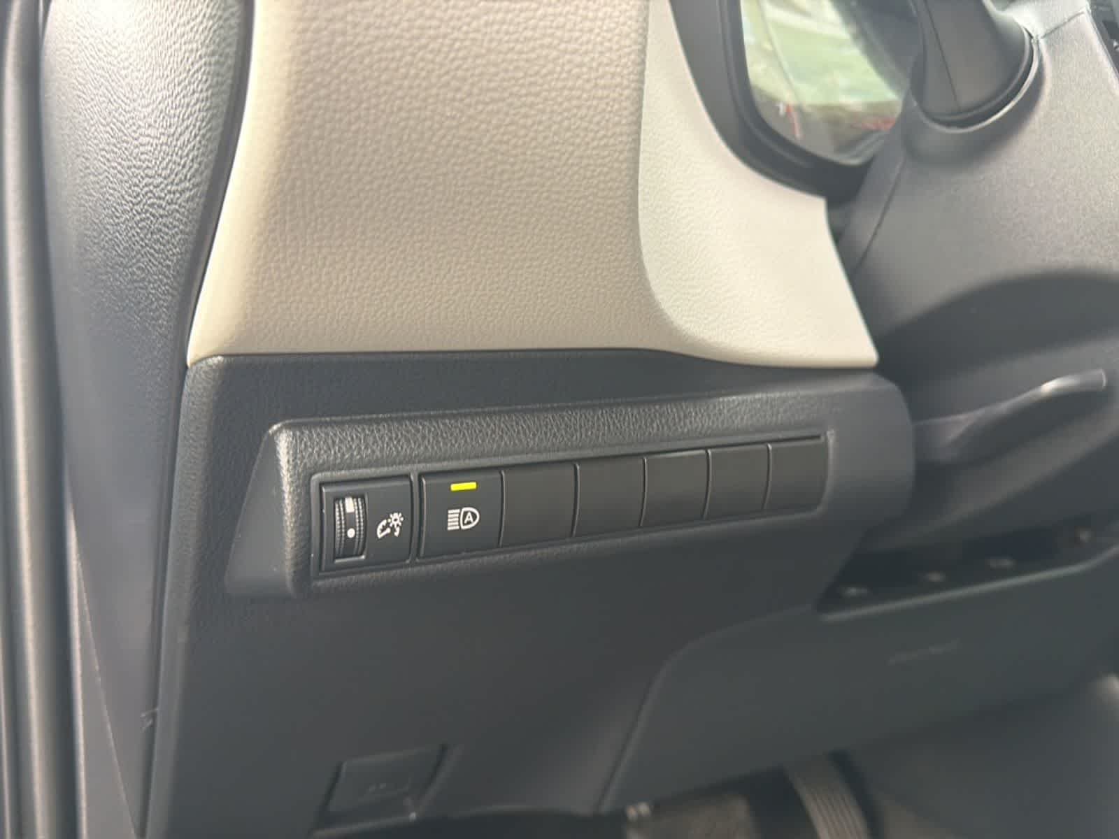 2023 Toyota Corolla LE - Photo 11