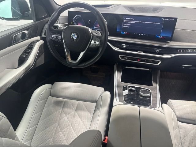 Used 2024 Gray BMW xDrive40i image 21