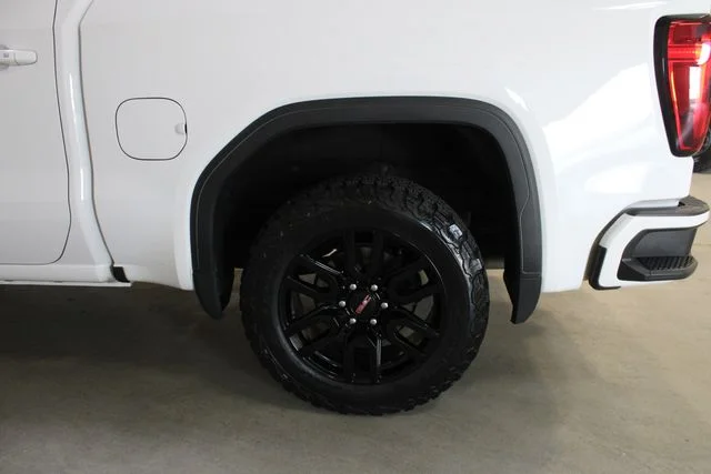 Used 2020 White GMC Elevation image 29