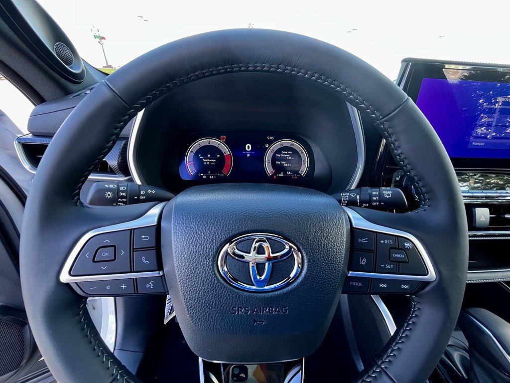New 2026 Wind Chill Pearl <sup>1</sup> Toyota  XSE image 15