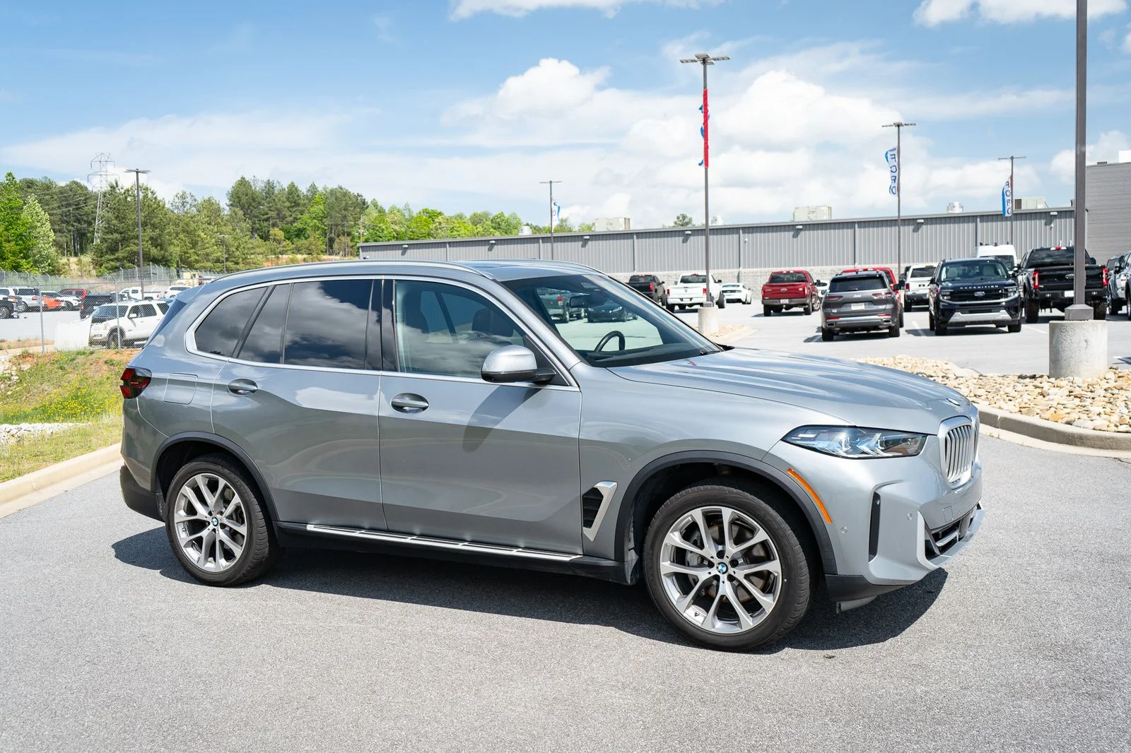 Used 2024 Gray BMW sDrive40i image 12