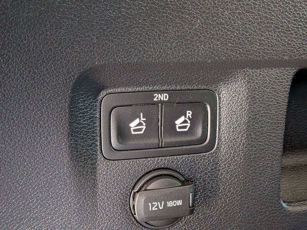 Used 2020 White Kia S image 10