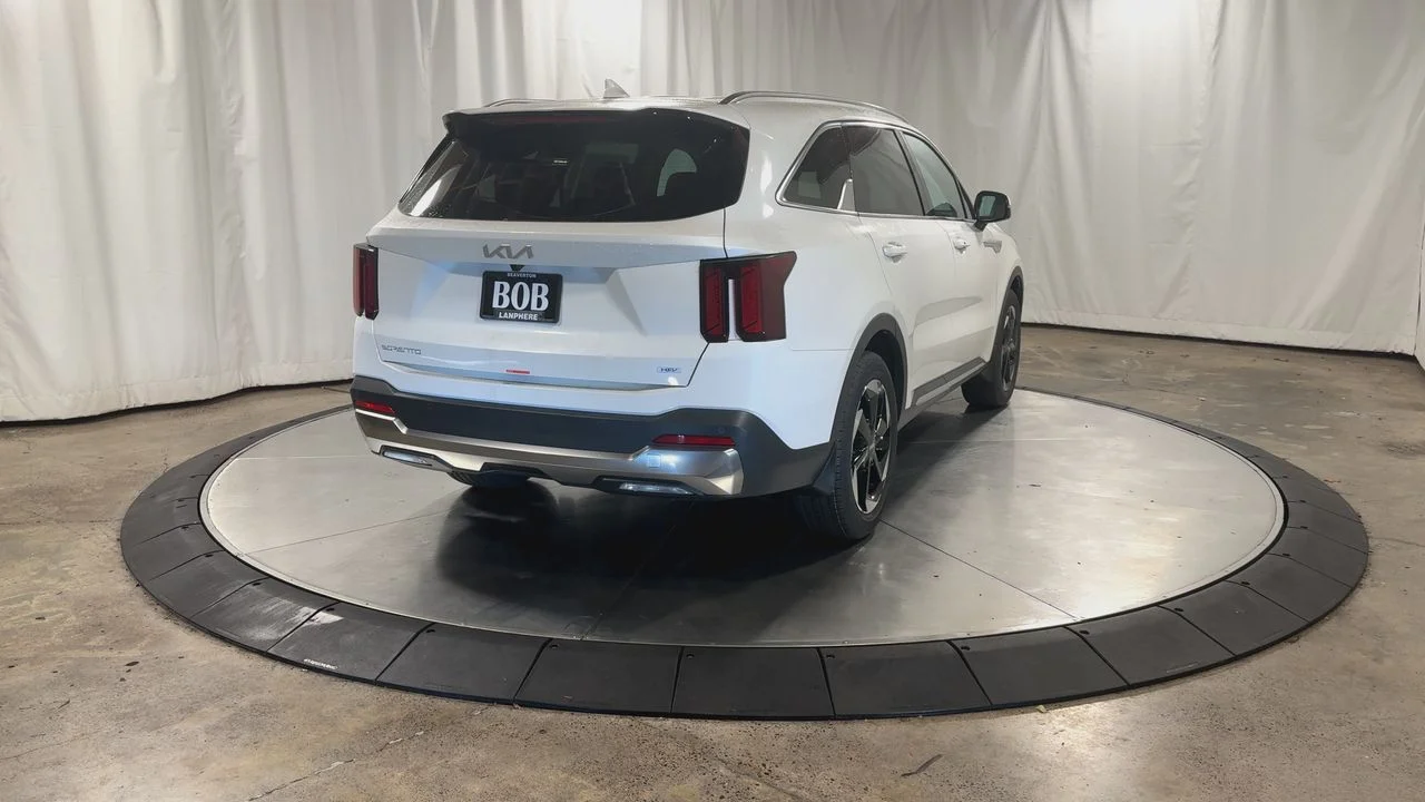 New 2026 Snow White Pearl Kia EX image 8