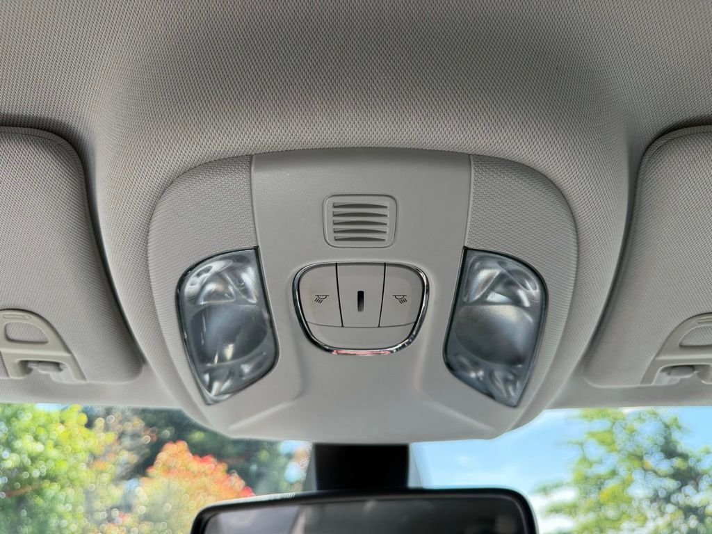 Used 2020 Silver Jeep Trailhawk image 27