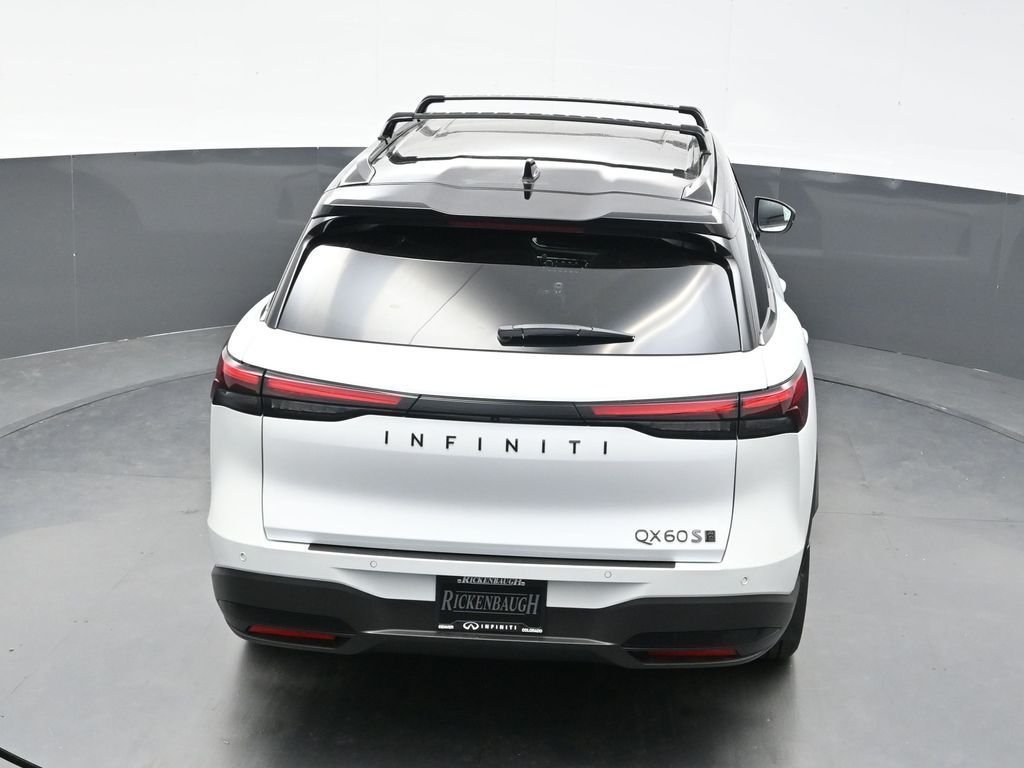 New 2027 2T RAD WHT INFINITI Sport AWD image 42