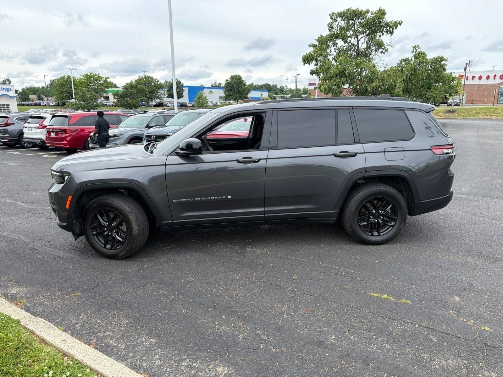 Used 2023 Baltic Gray Metallic Clearcoat Jeep Laredo image 2