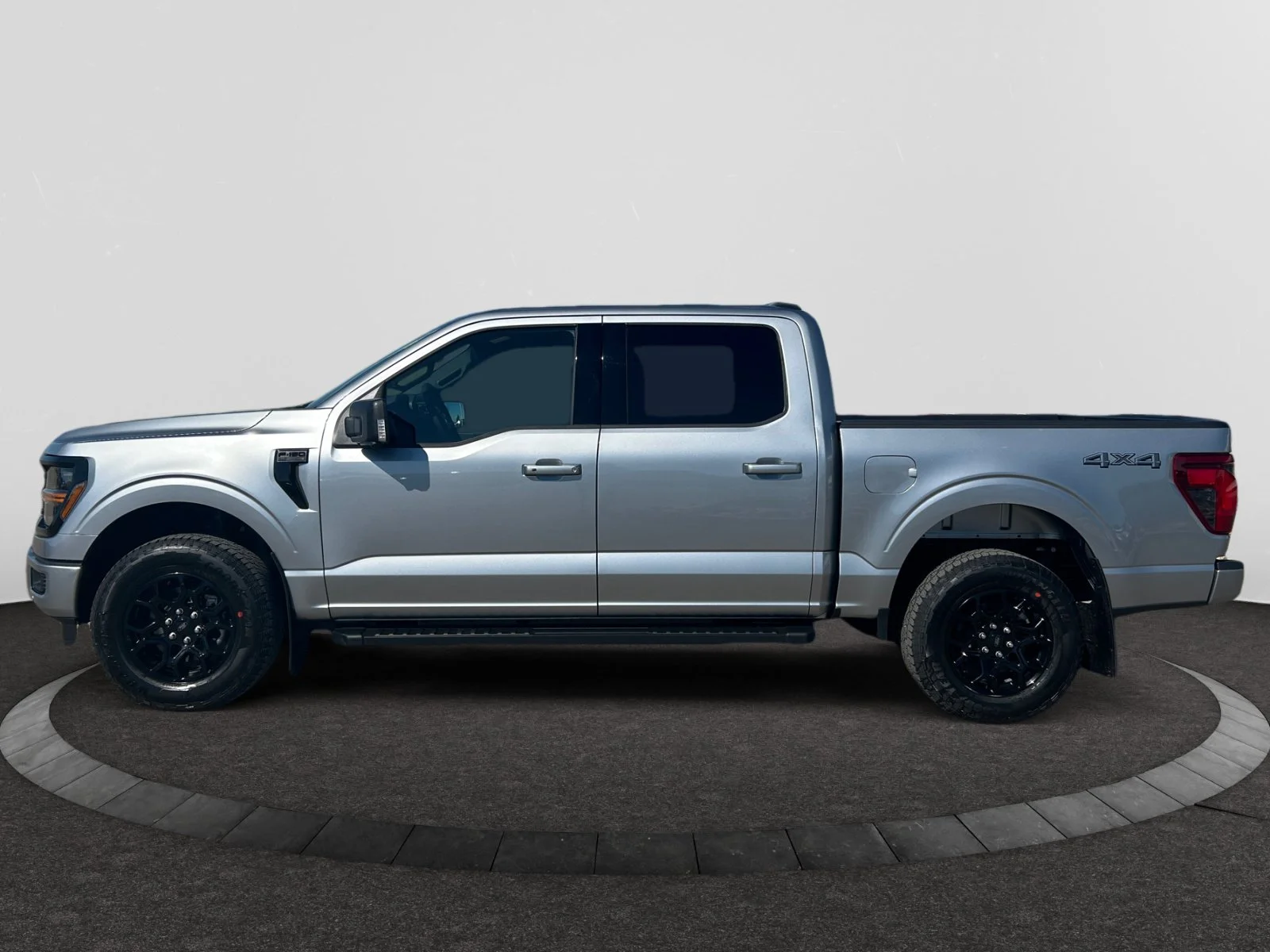 New 2026 Iconic Silver Metallic Ford XLT image 2