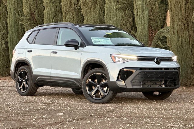 2026 Volkswagen Taos SE Black