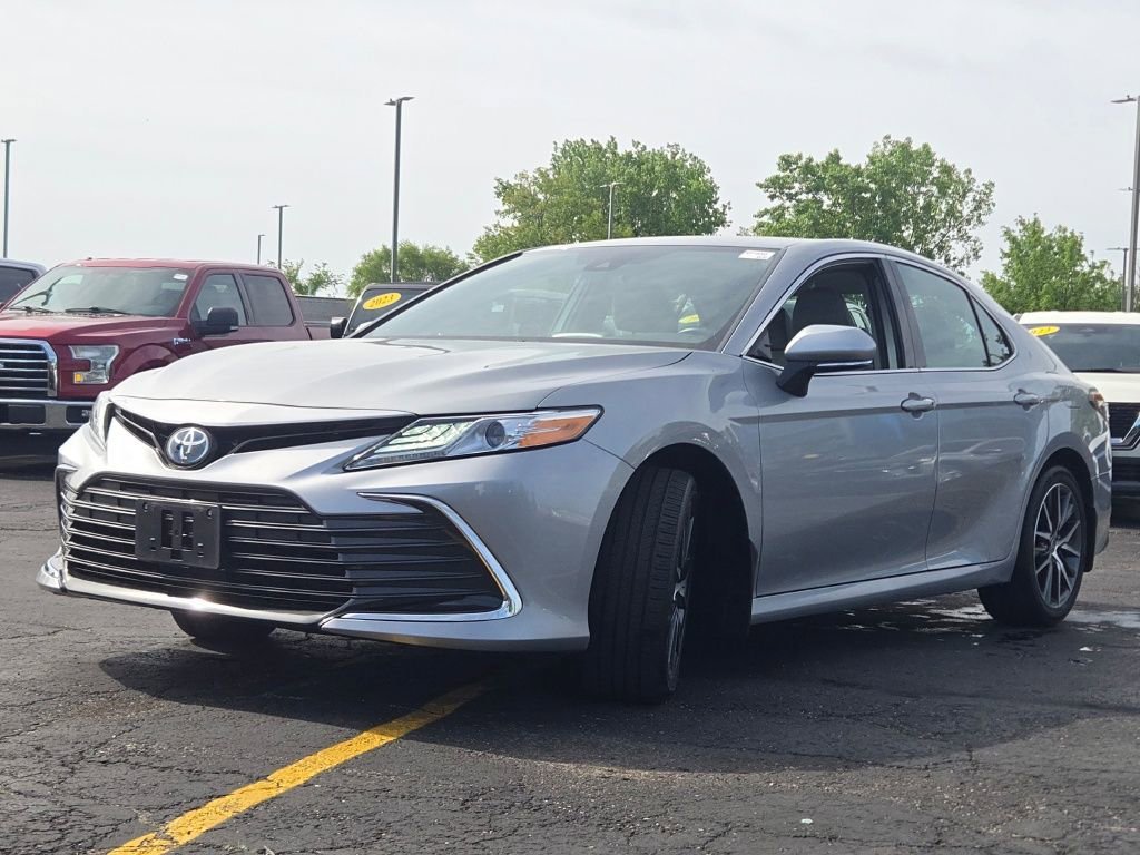 Used 2024 Silver Toyota Hybrid XLE image 5