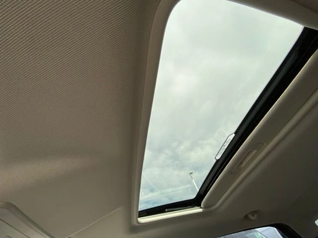 Used 2019 Red Ford SE image 19