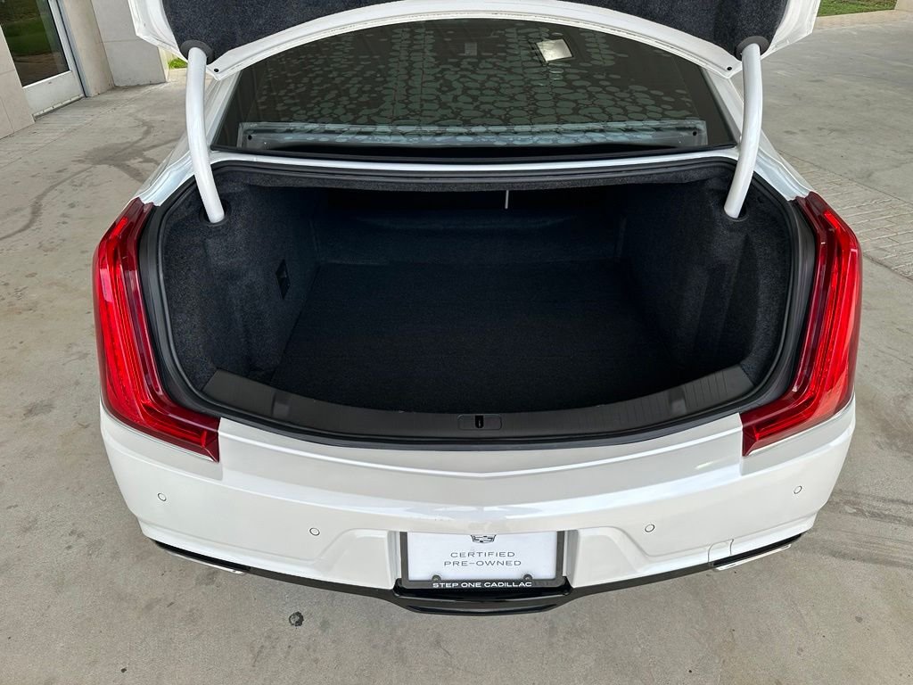 Used 2019 White Cadillac Luxury image 31