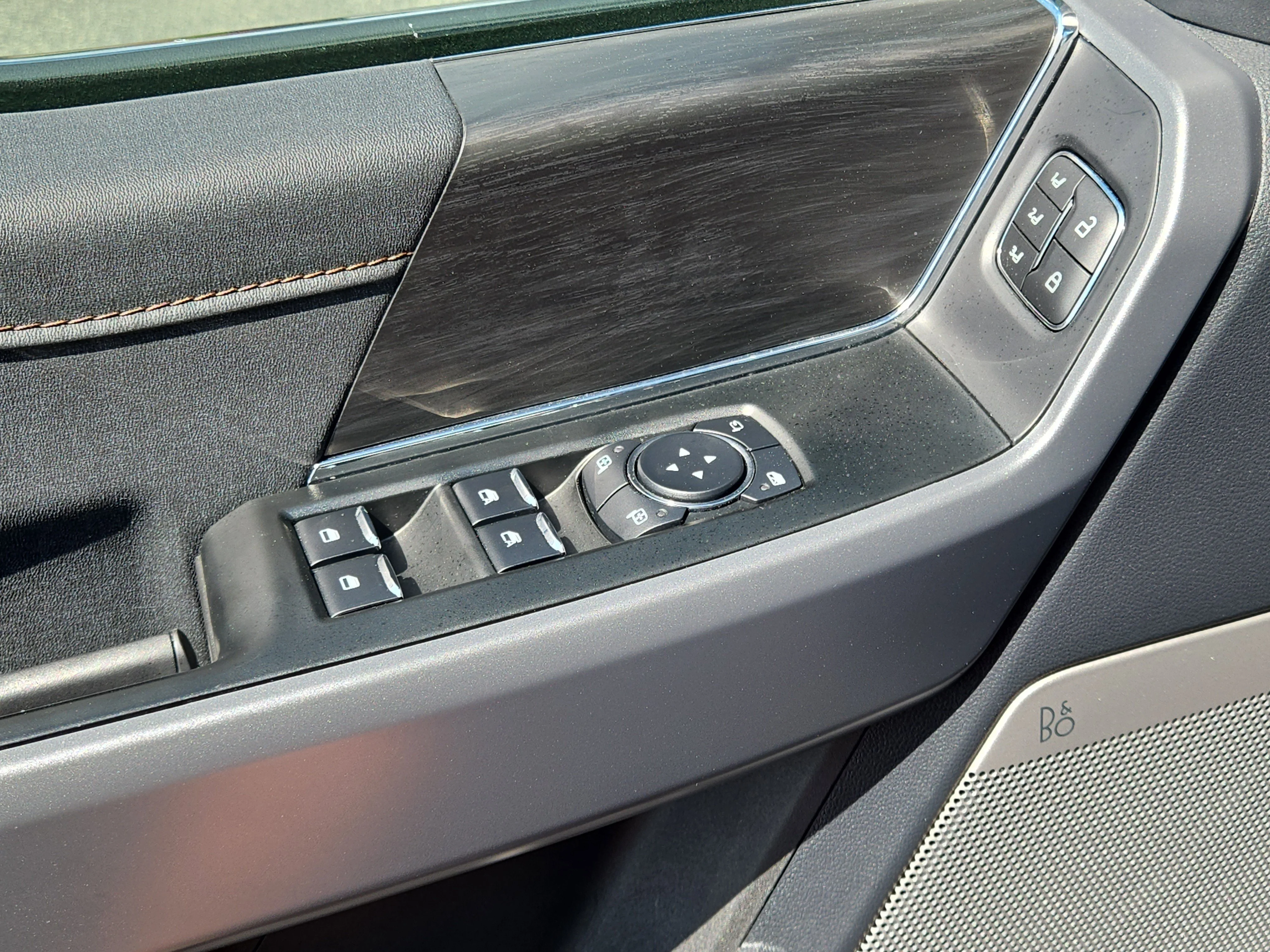 Used 2025 Oxford White Ford LARIAT image 20