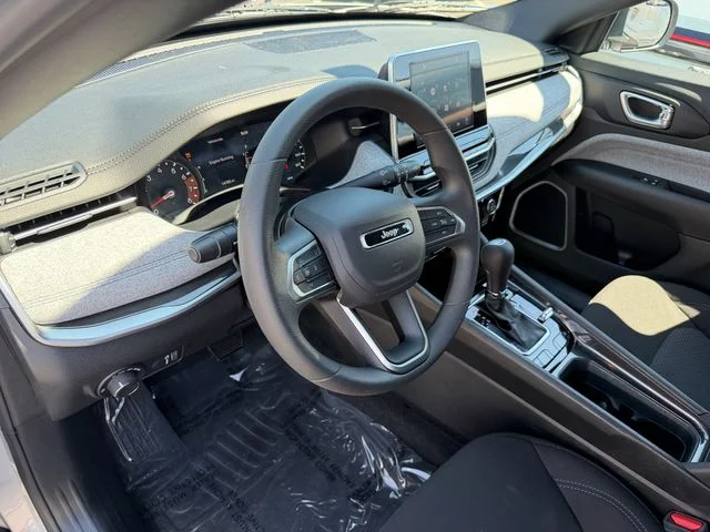 Used 2025 Silver Jeep Sport image 11
