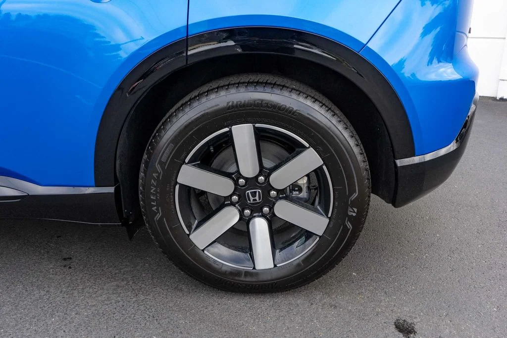 New 2026 Pacific Blue Metallic Honda Touring image 10