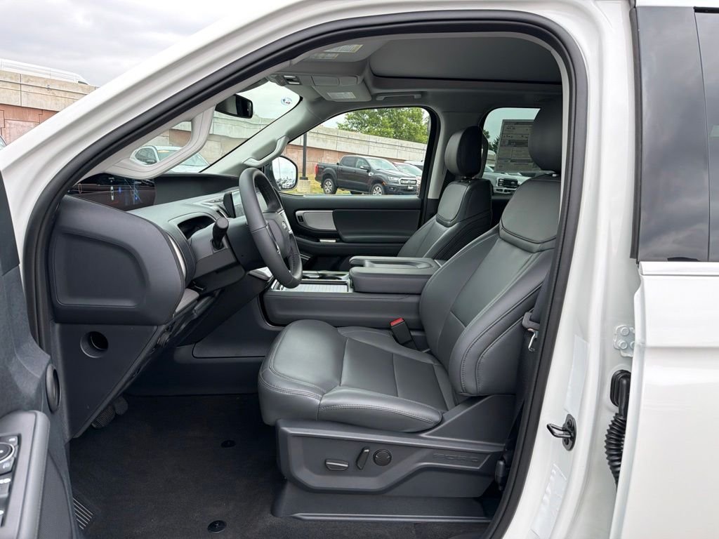 New 2026 Star White Metallic Tri-Coat Ford MAX Active image 27