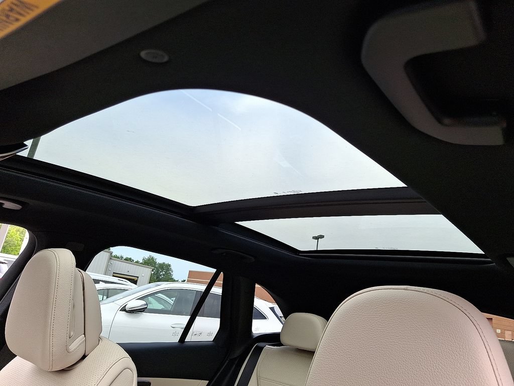 New 2027 Polar White Mercedes-Benz GLC 300 image 28