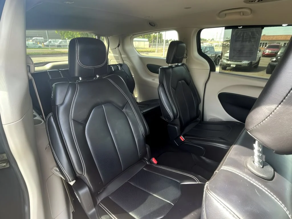 2023 Chrysler Pacifica Touring L - Photo 35