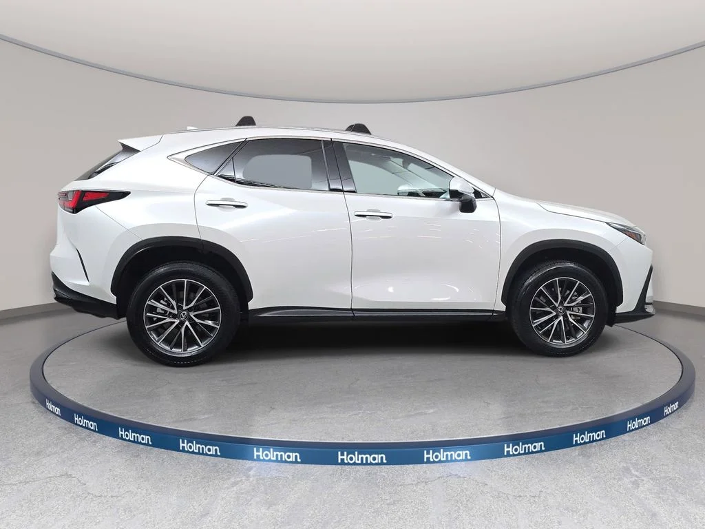 Used 2024 White Lexus 350 Premium image 4