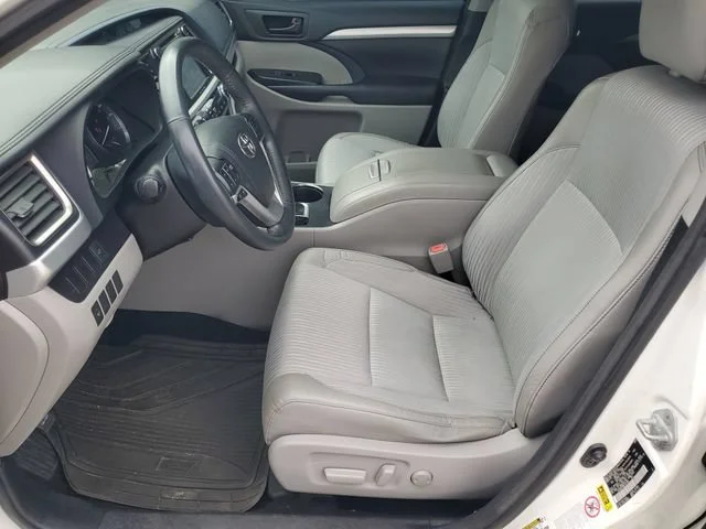 Used 2016 Blizzard Pearl Toyota LE Plus image 5
