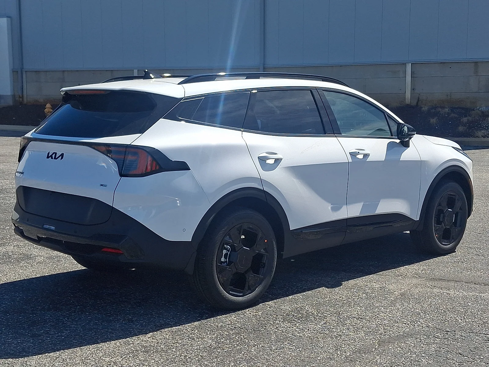 New 2027 White Kia X-Line image 3