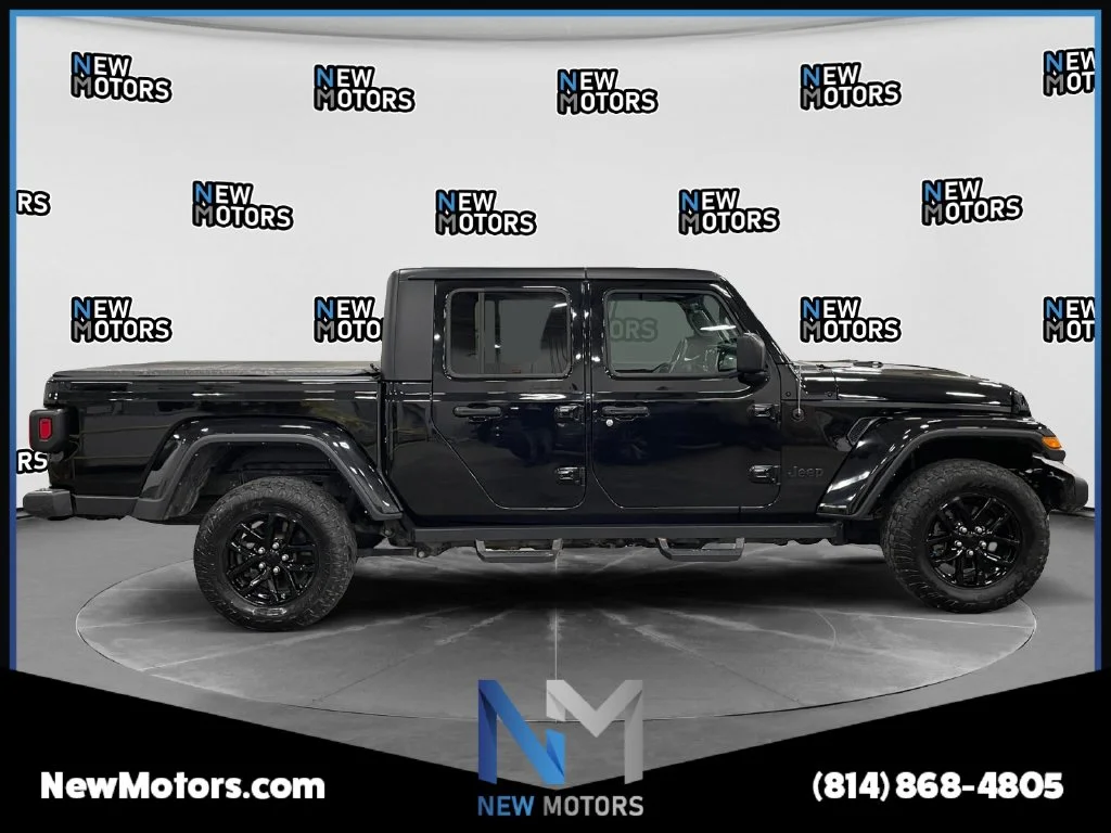 Used 2023 Black Clearcoat Jeep Sport S image 6