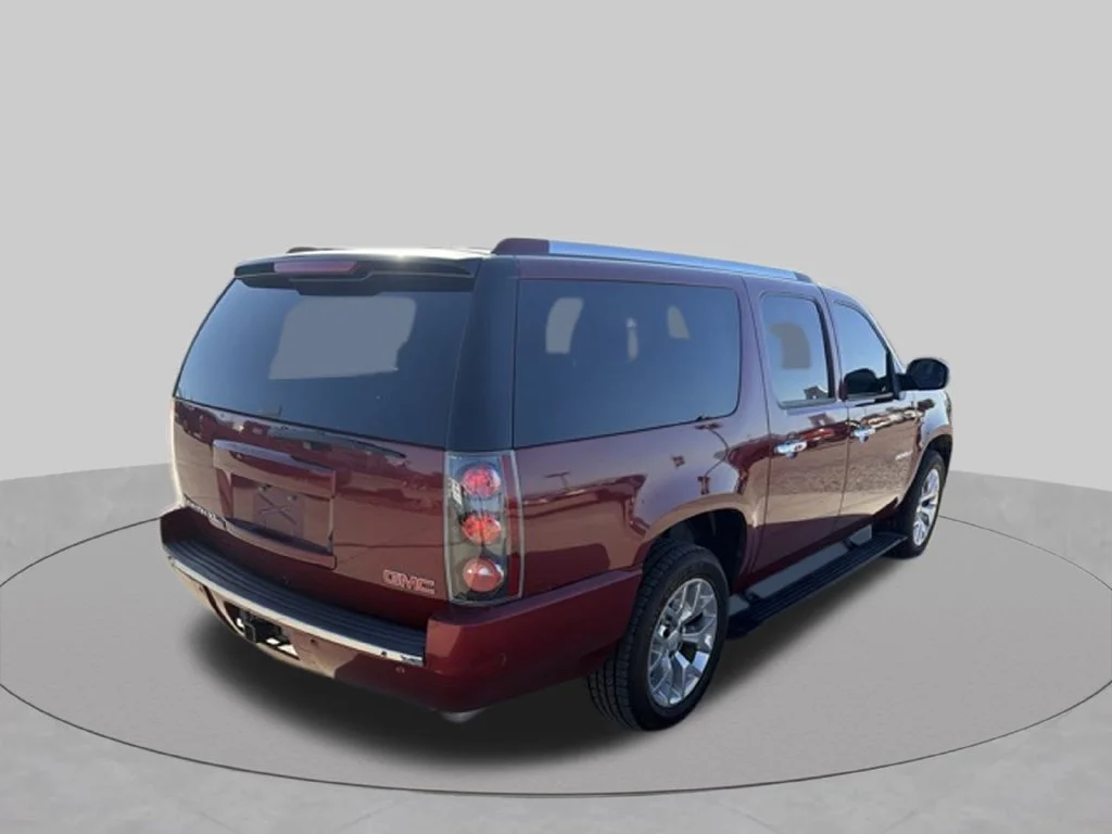 Used 2008 Red GMC Denali image 3