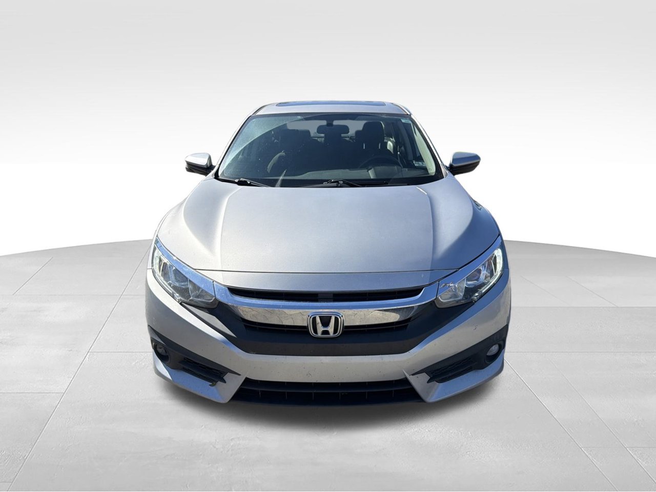 Used 2018 Silver Honda EX-T image 2