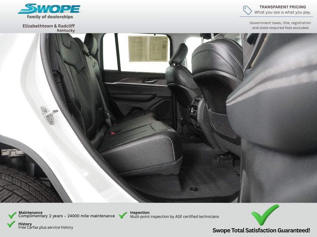 Used 2023 Bright White Clearcoat Jeep Limited image 9