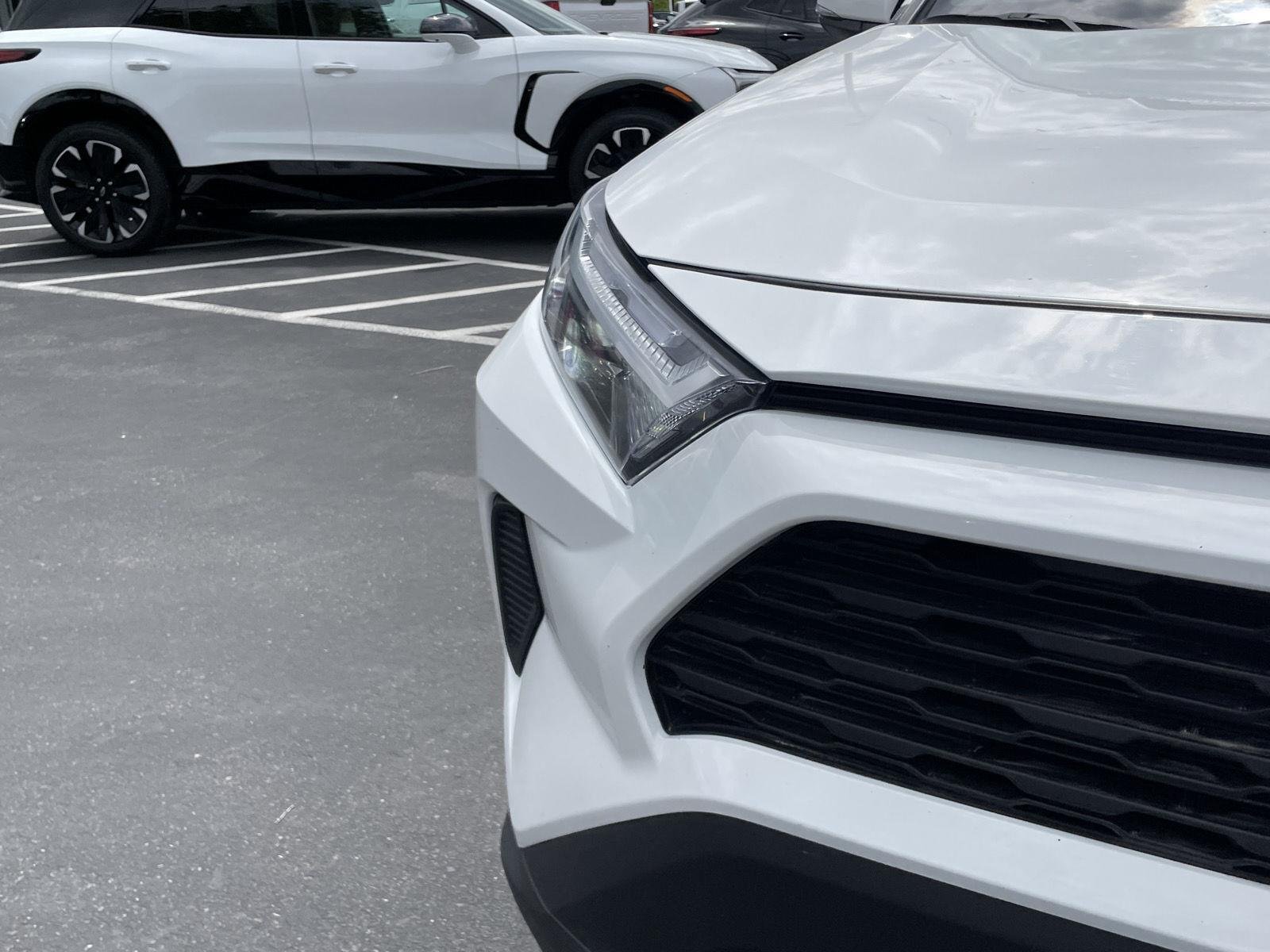 2022 Toyota RAV4 XLE - Photo 16