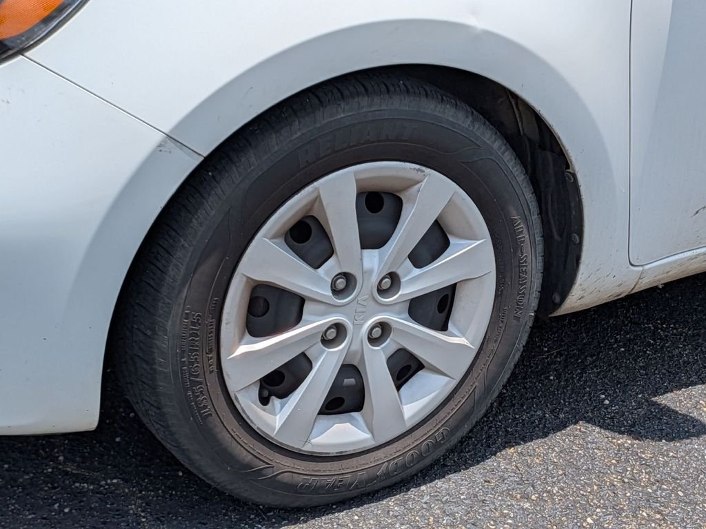 Used 2014 White Kia LX image 6